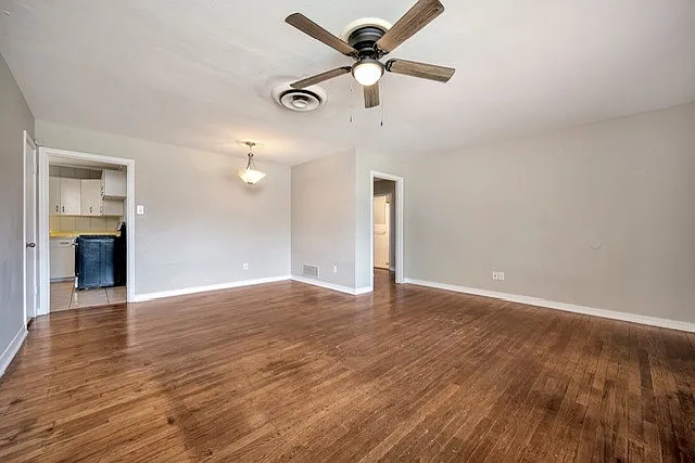 2509 Wayside Ave — Photo 6