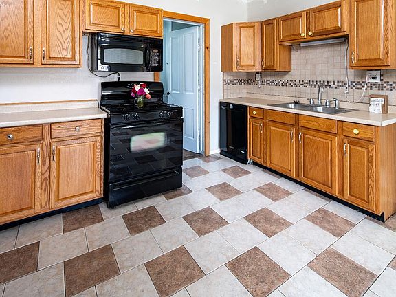 3rd image of 200 W Smith St