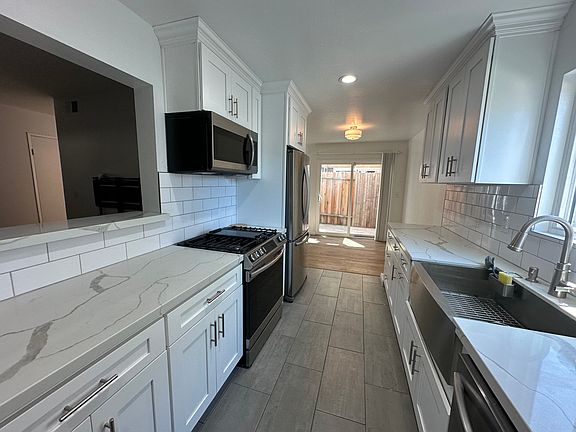 2nd image of 3618 1/2 Newton St