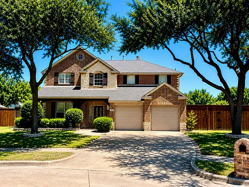 3704 Winding Way Photo 1