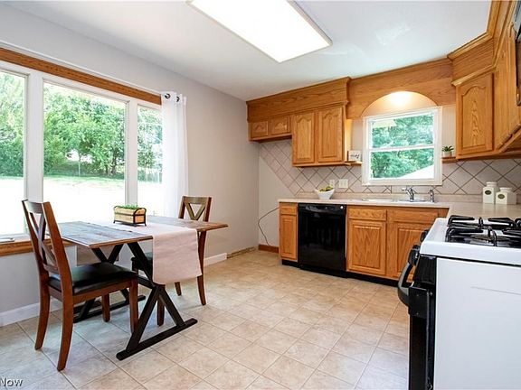 4th image of 1805 Woodcrest Dr