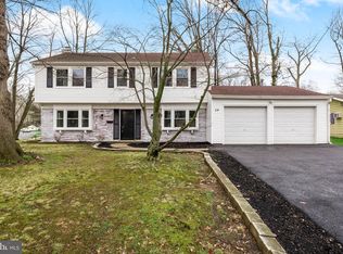 59 Emerald Ln, Willingboro, NJ 08046