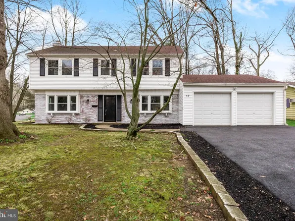 59 Emerald Ln, Willingboro, NJ 08046