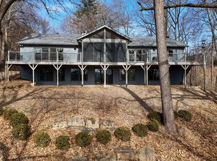 60 Custer Ter, Bettendorf, IA