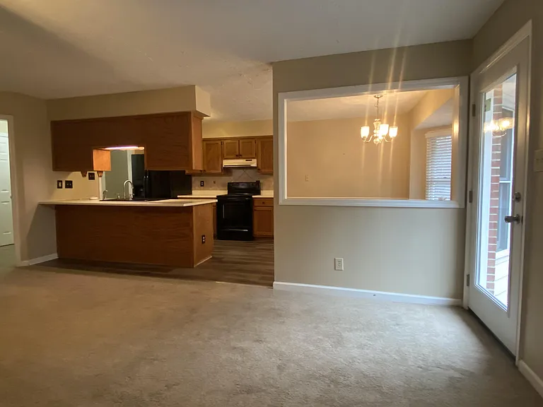 212 Sprucepine Dr — Photo 13