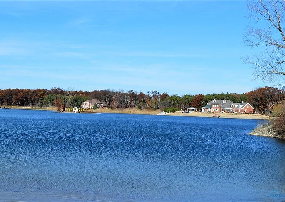 2nd image of 801 E Shoreline Dr