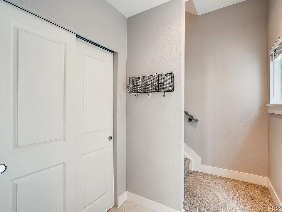 Entry way closet