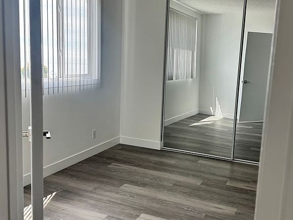 3rd image of 2161 W 25th St APT 28