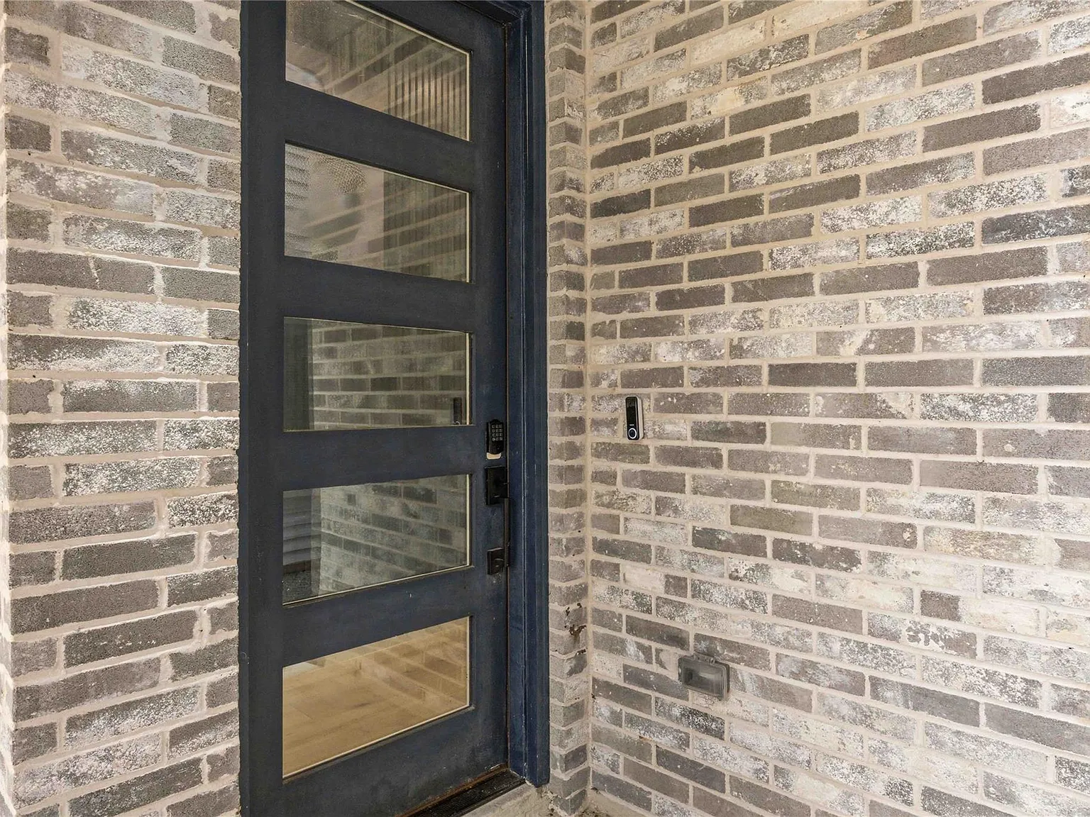 2 bed, 2.5 bath, 1169 sqft, $2,150 — Photo 3