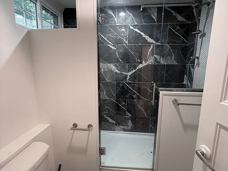 138 N Hawthorne Rd #1 — Photo 16