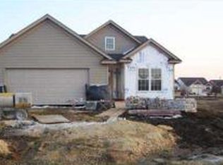 1731 Nicole Ct, Davenport, IA 52807