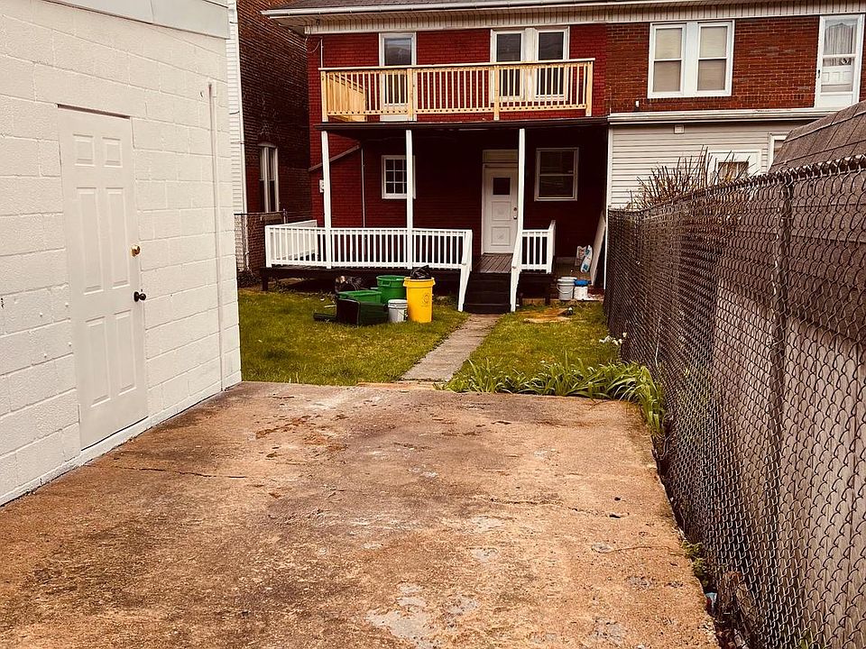 2nd image of 293 W Cottage Pl