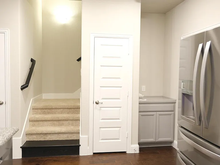 332 Blackthorne Dr — Photo 10