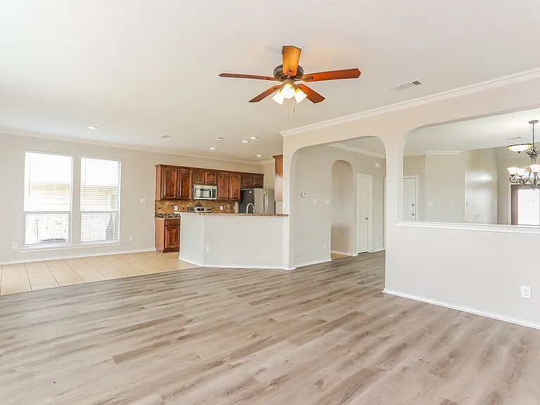 1032 Sunderland Ln — Photo 8