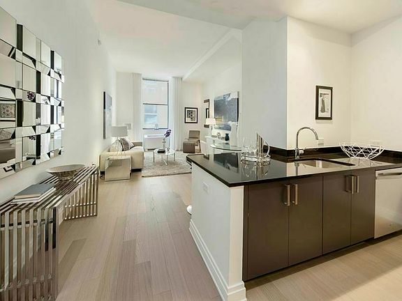 3rd image of 70 Pine St APT 1415
