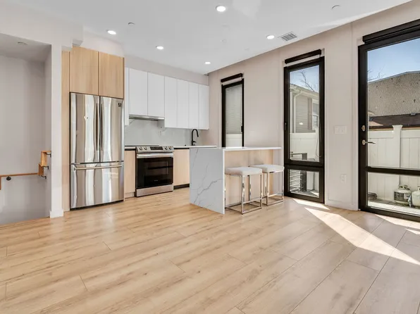 159 W 9th St #1, Boston, MA 02127