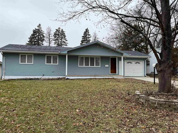 3304 Randolph St, Waterloo, IA 50702