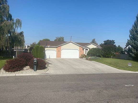 2nd image of 2518 Almo Ave