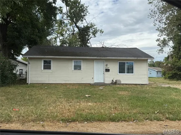 1700 Theodore Ln, Cahokia, IL 62206