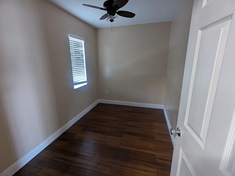 1628 Strathmore Cir — Photo 35
