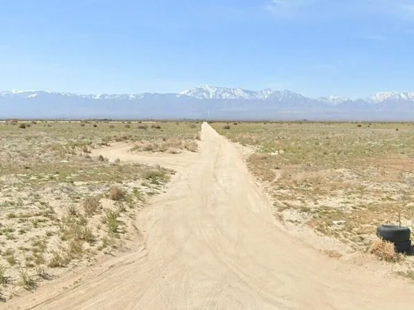 205th St E #E, Palmdale, CA 93591