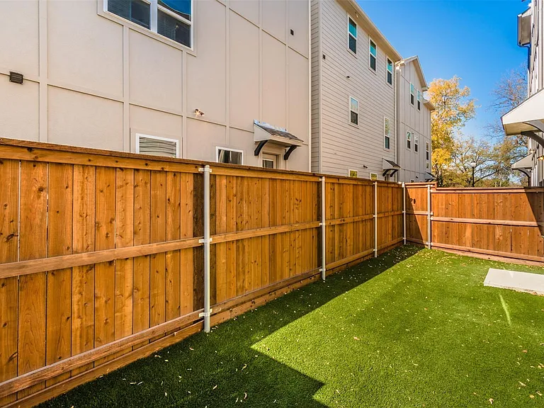 2633 La Altura Ln — Photo 16