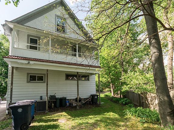 3rd image of 1230 Woodlawn Ave