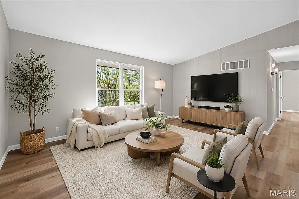 2 bed, 1.5 bath, 858 sqft, $1,500 — Photo 3