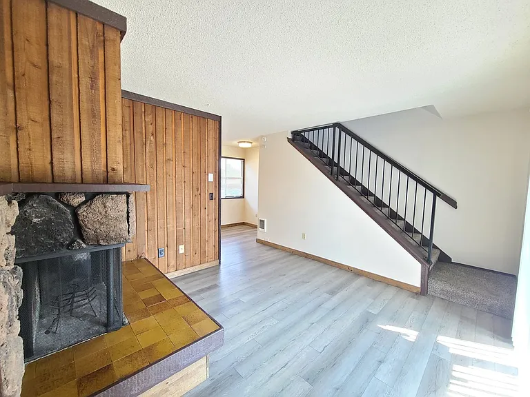 Alpine Square — Photo 7