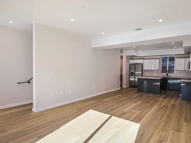 5517 Glennie Ln — Photo 12