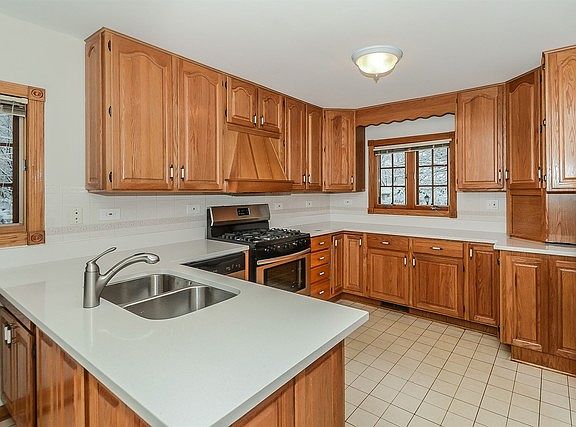 5th image of 1225 Woodridge Dr