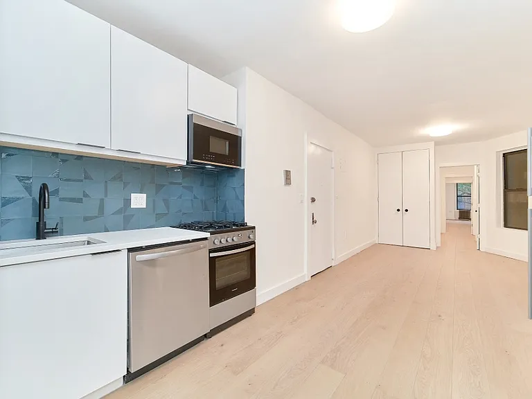 318 E 90th St #2E — Photo 3