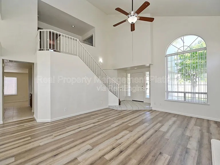 2233 E Christopher Dr — Photo 23