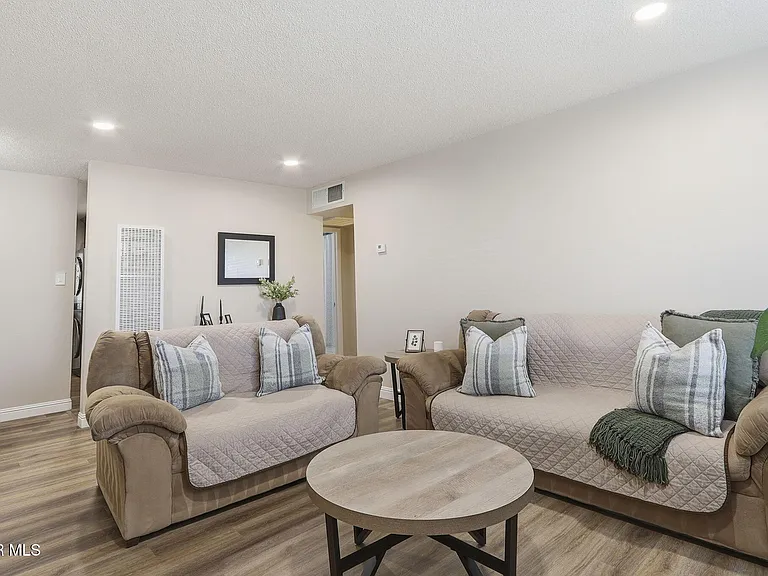 4873 McGregor Dr — Photo 8