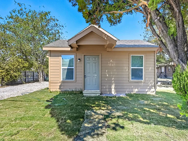 8708 Ronnie St — Photo 1