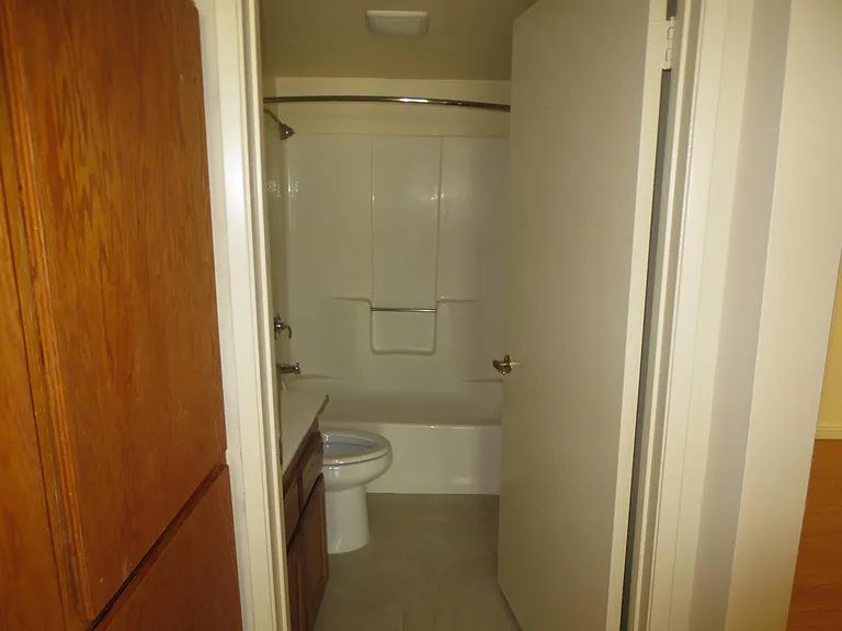 10611 Moorpark St — Photo 12