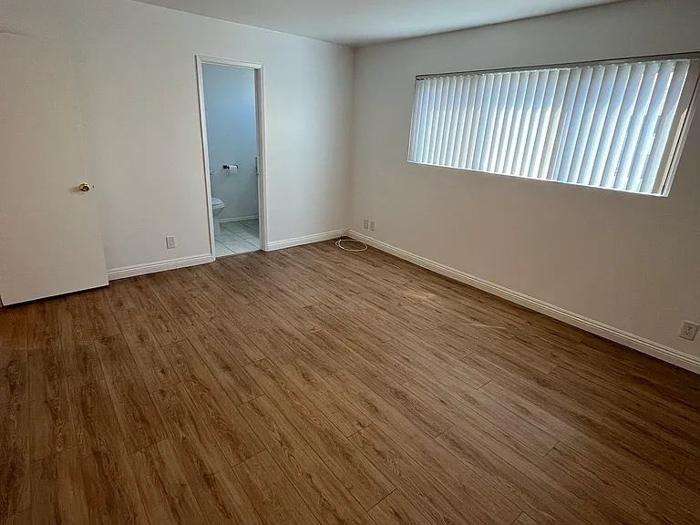 19142 Sherman Way #1 — Photo 12