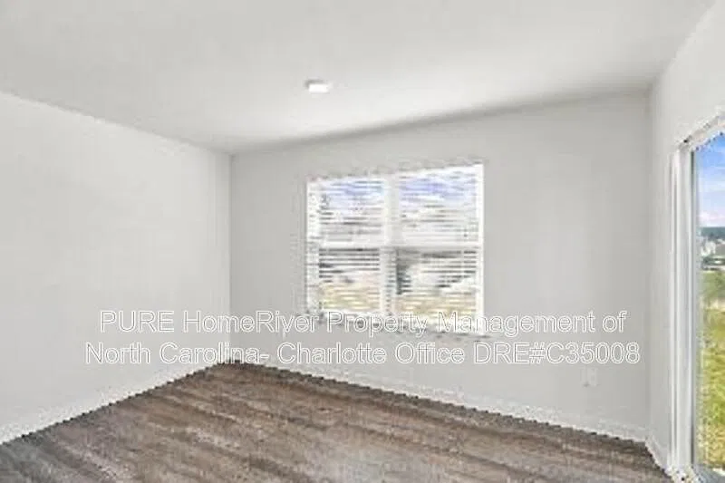 3 bed, 2.5 bath, 1749 sqft, $2,200 — Photo 4