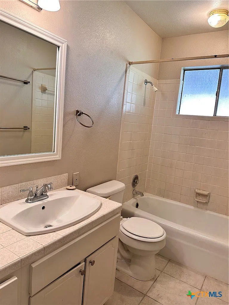2 bed, 1.0 bath, 1039 sqft, $1,400 — Photo 4