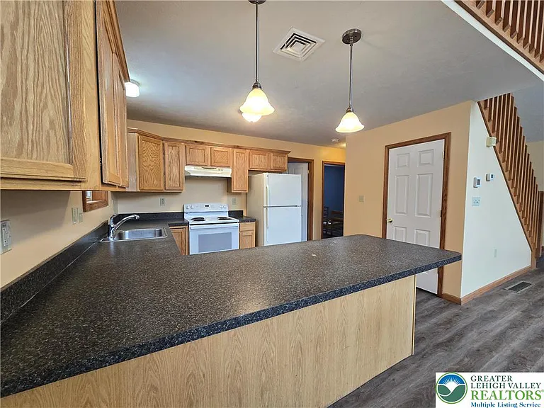 104 Flo Ct — Photo 8