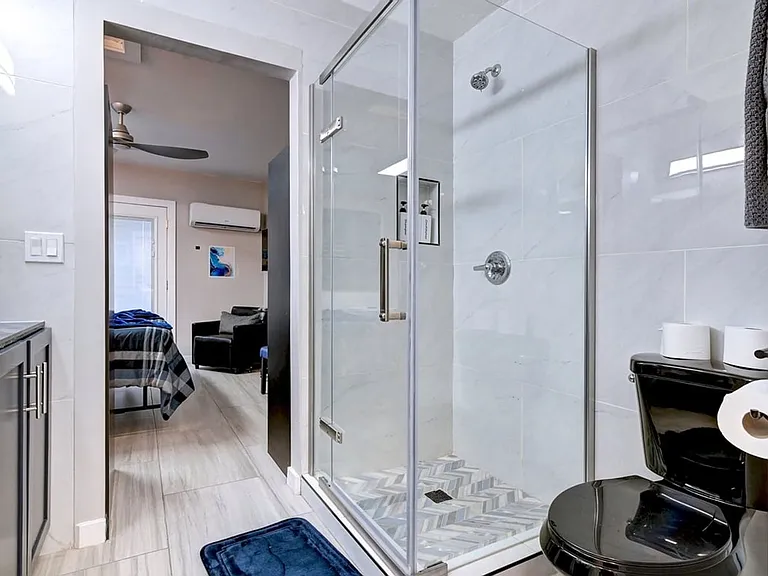 121 W Balboa Dr — Photo 14