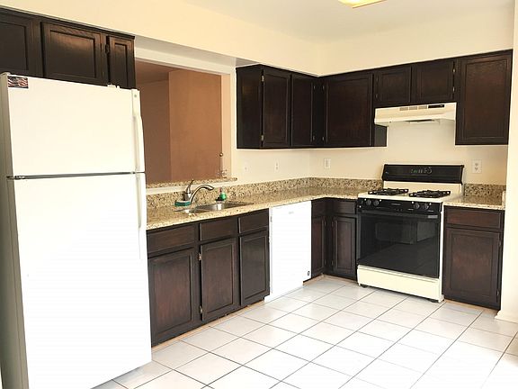 4th image of 7324 Saint Johns Ct