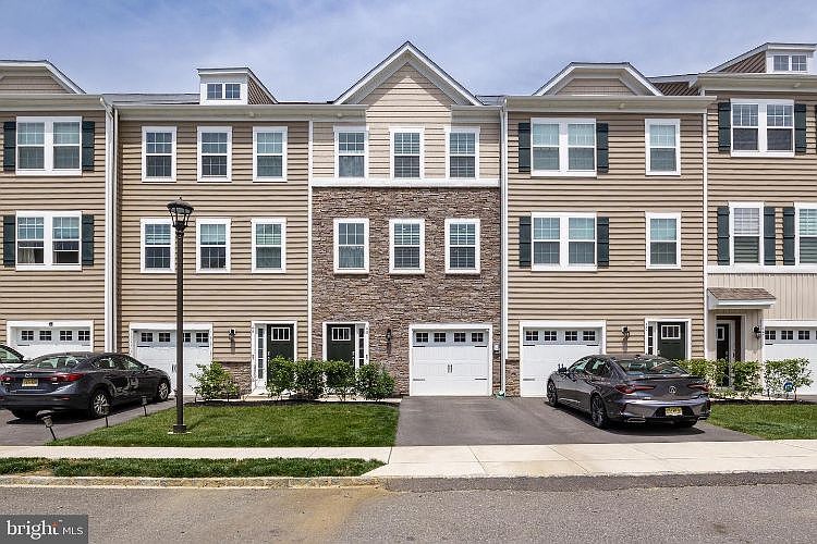 1st image of 48 Rome Way