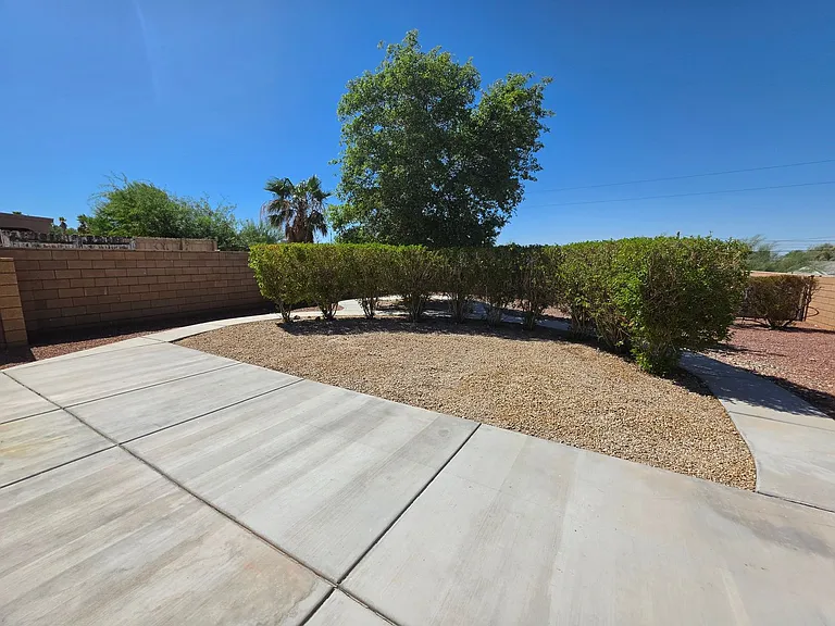 2086 E Jamie Rd — Photo 20