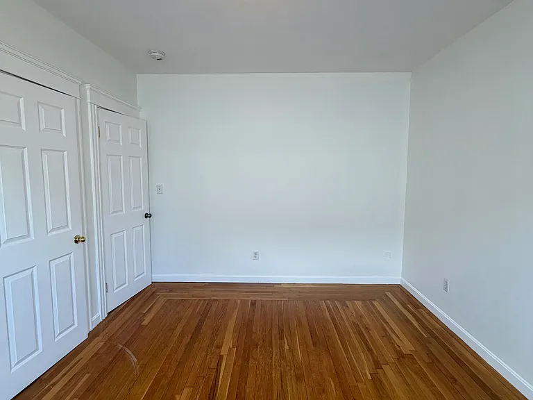 196 Eldridge St — Photo 17