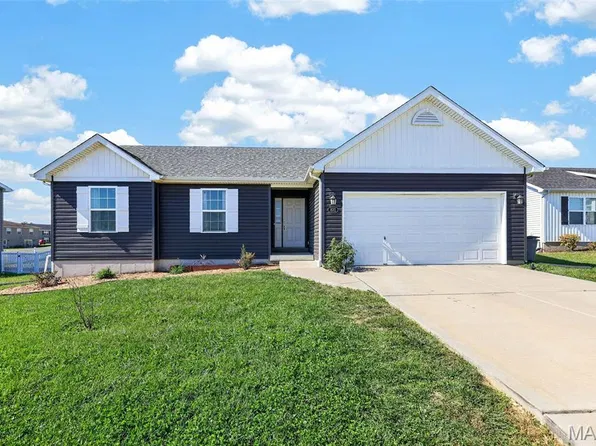 831 Warrior Ridge Dr, Warrenton, MO 63383