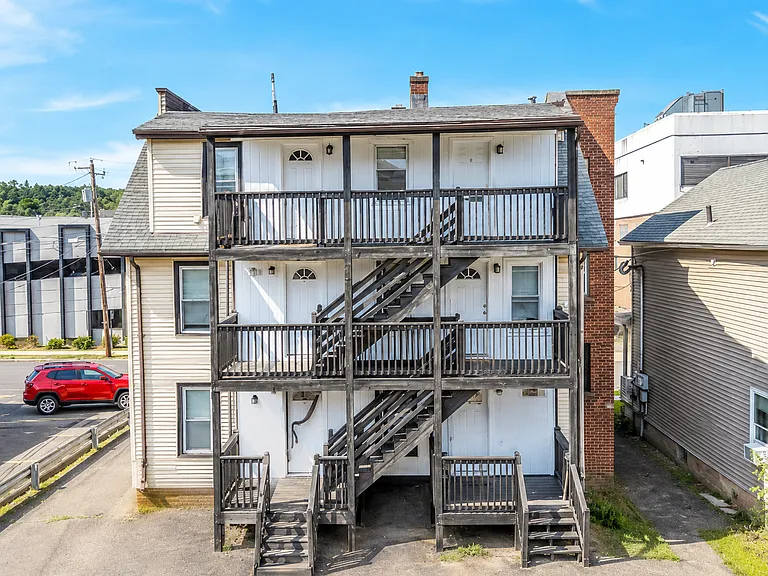 83 Meadow St #3E — Photo 9