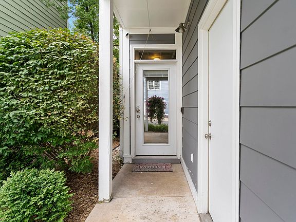 4th image of 220 Midtown Dr