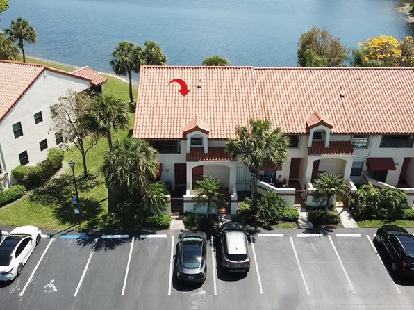 302 Liberty Court, Deerfield Beach, FL 33442