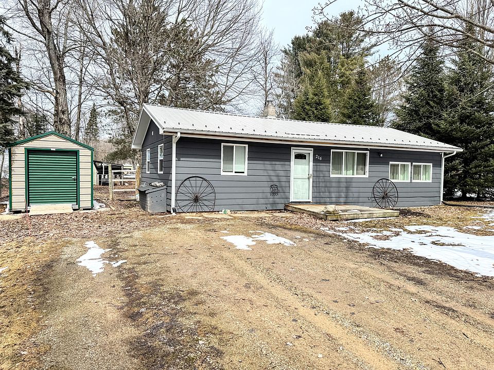 1st image of 216 Fern Ave